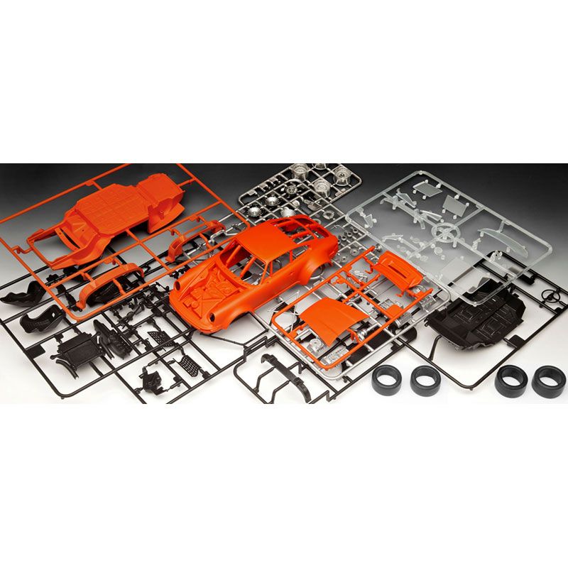 REVELL PORSCHE 934 RSR JAGERMEISTER, 1:24 Scale Model Kit