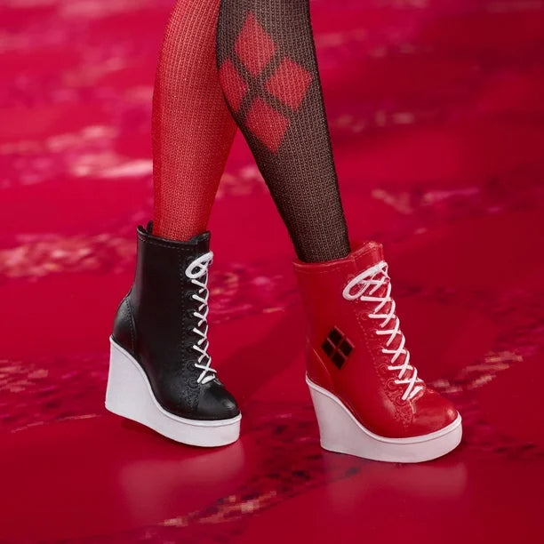 Barbie Signature Harley Quinn Collectible Doll with Posable Body, Iconic Outfit, and Mallet Accessory