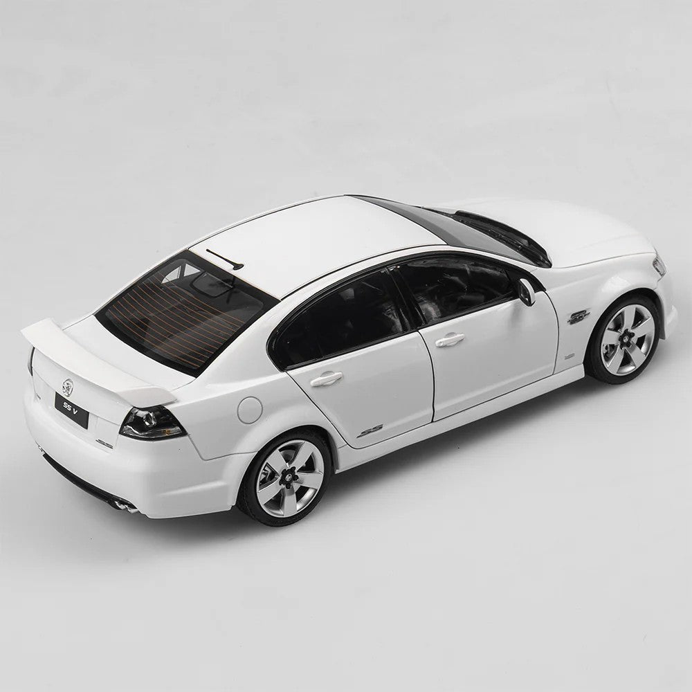 Authentic Collectables, Holden VE Commodore SS V - Heron White, 1:18 Scale Diecast Car