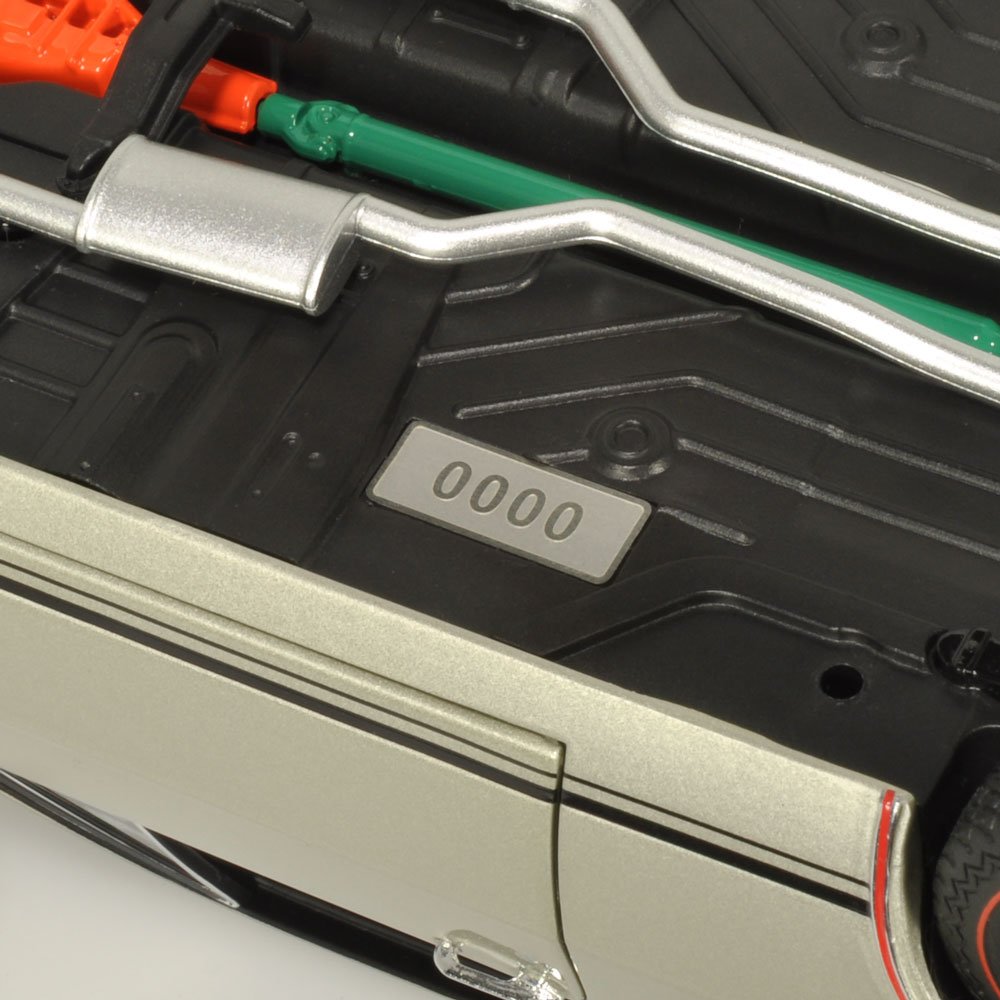 Classic Carlectables Holden HK Monaro GTS 327 Silver Mink, 1:18 Scale Diecast Model Car