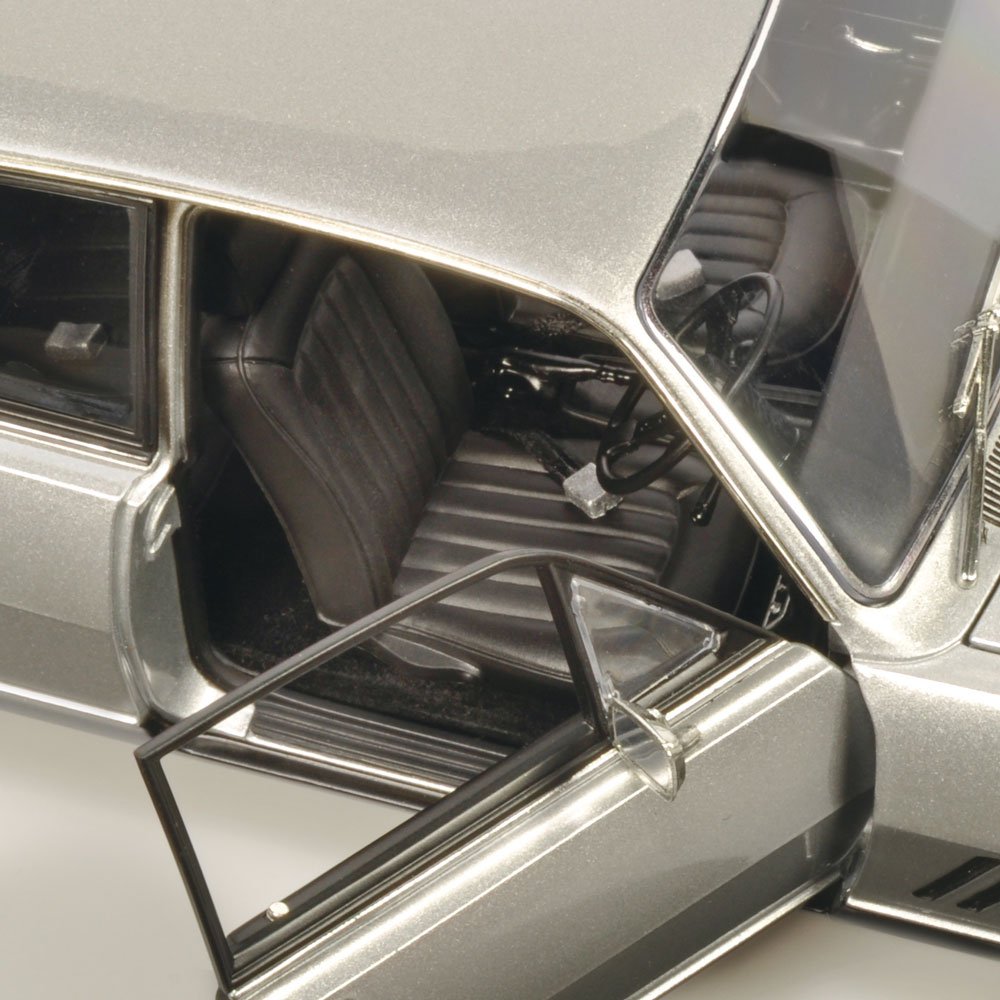 Classic Carlectables Holden LJ Torana GTR XU-1 Baroda Silver, 1:18 Scale Diecast Model Car