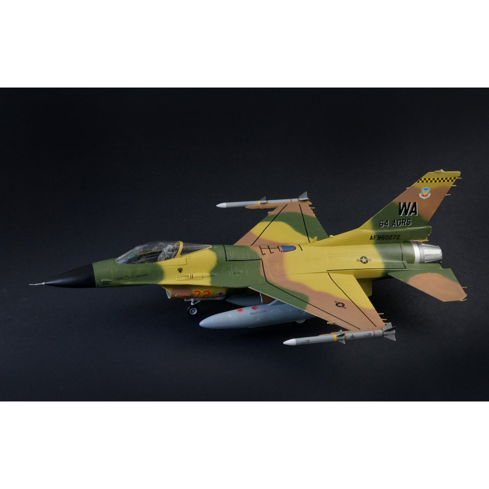 ITALERI F-16C FIGHTING FALCON WAR THUNDER EDITION, 1:48 Scale Model Kit